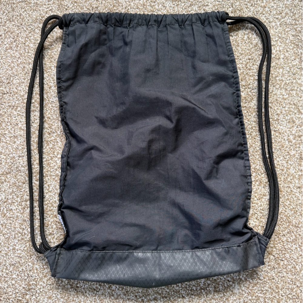 Nike Drawstring Bag - Picture 3 of 3